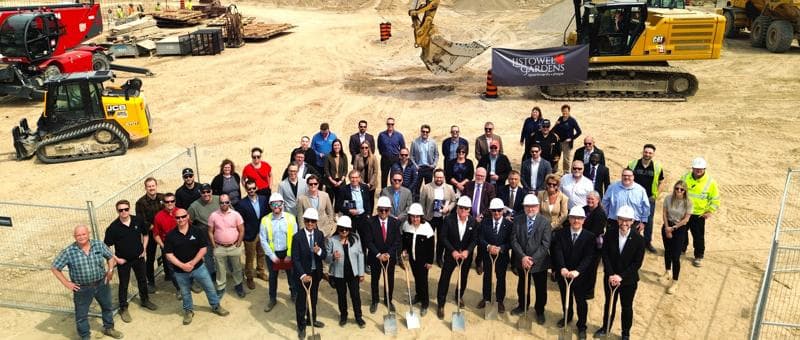 Nadim Hirji, l’équipe Financement immobilier, BMO Entreprises, et des clients à l’inauguration des travaux de Listowel 