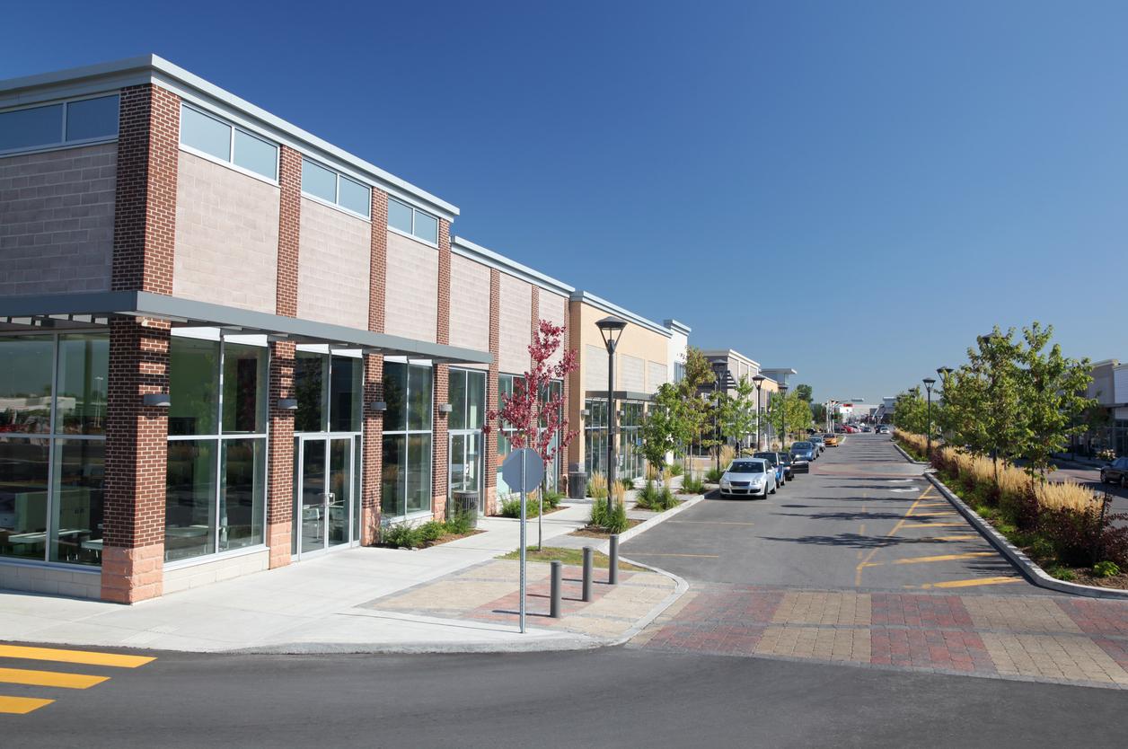 Avenue commerciale moderne